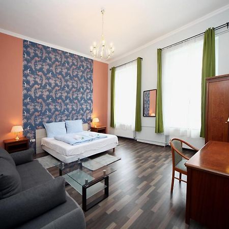 Cherry Apartman Eger Buitenkant foto